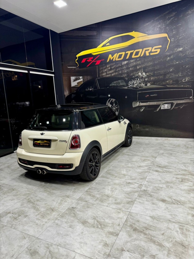 COOPER 1.6 S 16V TURBO GASOLINA 2P AUTOMÁTICO - 2011 - CAXIAS DO SUL