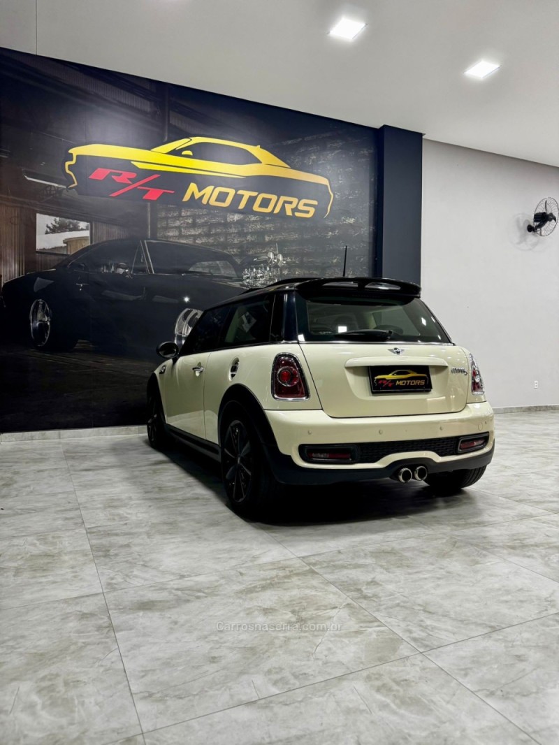 COOPER 1.6 S 16V TURBO GASOLINA 2P AUTOMÁTICO - 2011 - CAXIAS DO SUL