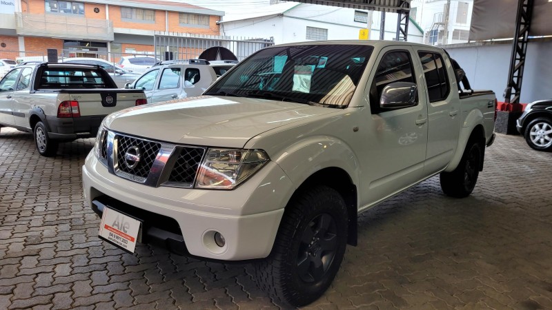 frontier 2.5 le 4x4 cd turbo eletronic diesel 4p automatico 2013 garibaldi