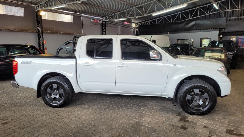 FRONTIER 2.5 LE 4X4 CD TURBO ELETRONIC DIESEL 4P AUTOMÁTICO - 2013 - GARIBALDI
