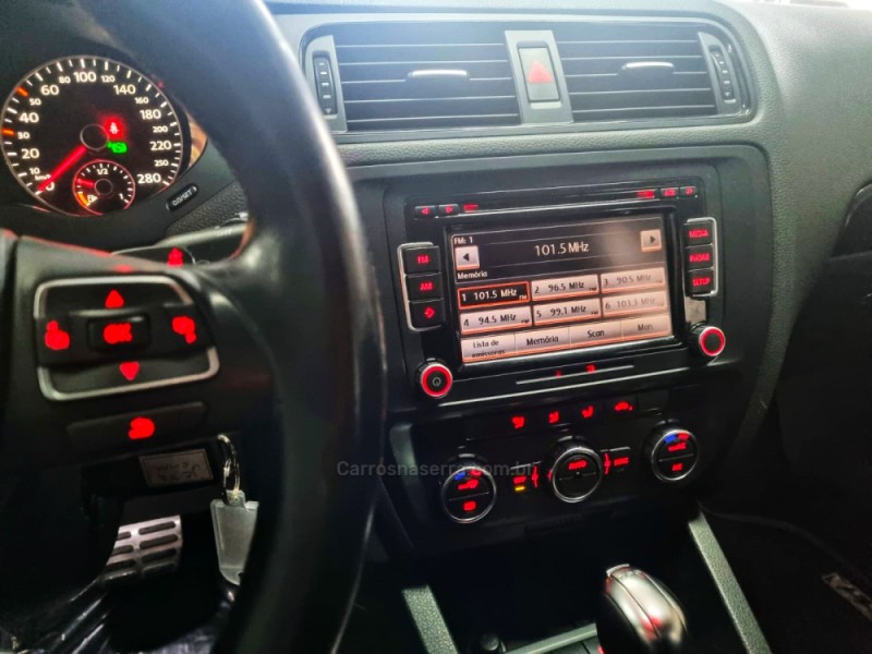 JETTA 2.0 COMFORTLINE FLEX 4P TIPTRONIC - 2013 - VACARIA