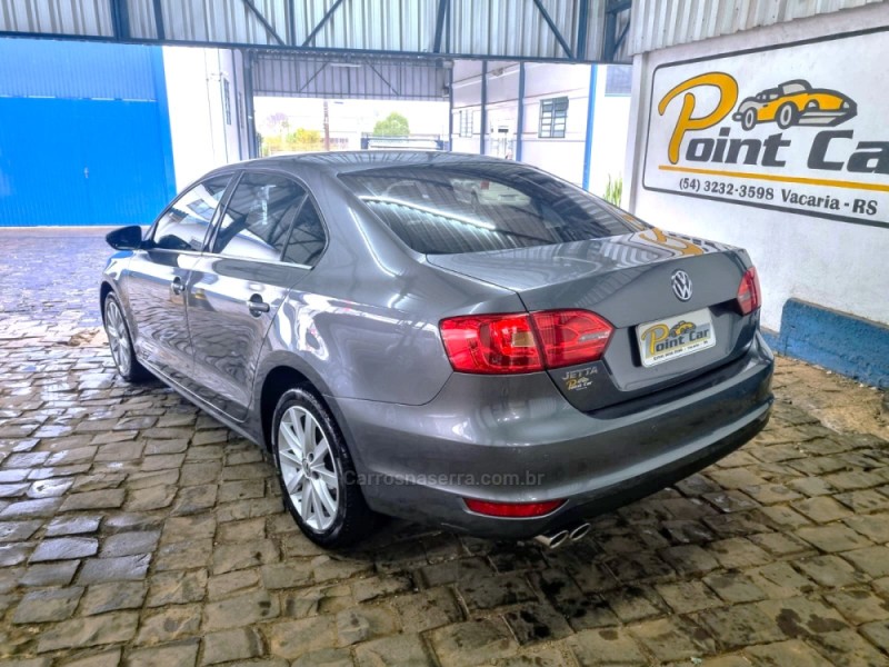 JETTA 2.0 COMFORTLINE FLEX 4P TIPTRONIC - 2013 - VACARIA