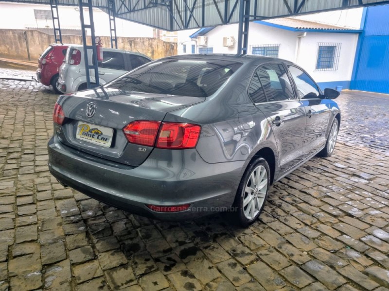 JETTA 2.0 COMFORTLINE FLEX 4P TIPTRONIC - 2013 - VACARIA