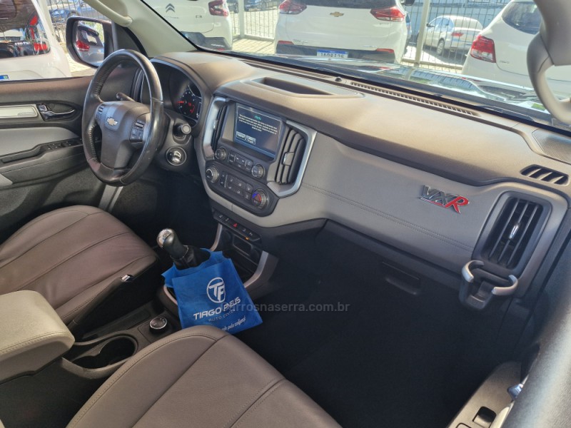 S10 2.4 MPFI LTZ 4X4 CD 8V FLEX 4P MANUAL - 2017 - LAJEADO
