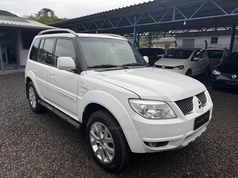 PAJERO TR4 2.0 4X4 16V 140CV FLEX 4P AUTOMÁTICO - 2012 - IGREJINHA