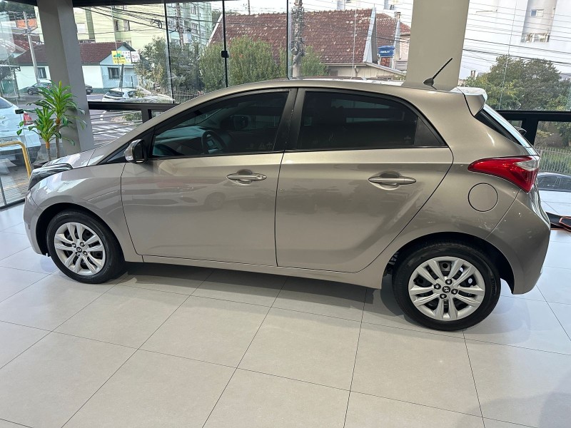 HB20 1.0 COMFORT PLUS 12V FLEX 4P MANUAL - 2017 - CAXIAS DO SUL