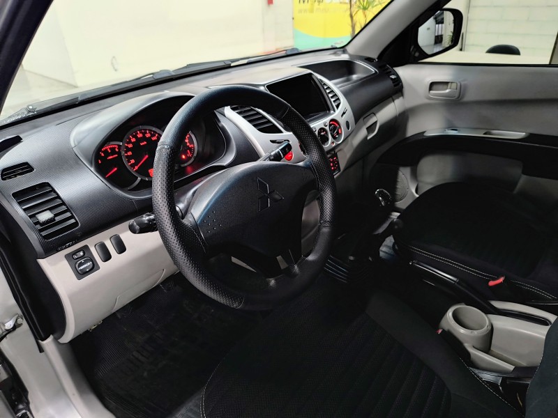 L200 TRITON 3.2 GLX 4X4 CD 16V TURBO INTERCOLER DIESEL 4P MANUAL - 2013 - CAXIAS DO SUL