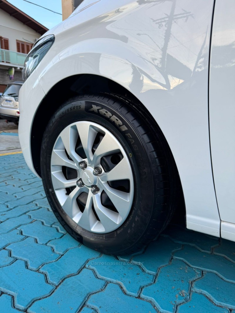 ONIX 1.4 MPFI LT 8V FLEX 4P MANUAL - 2018 - ESTâNCIA VELHA