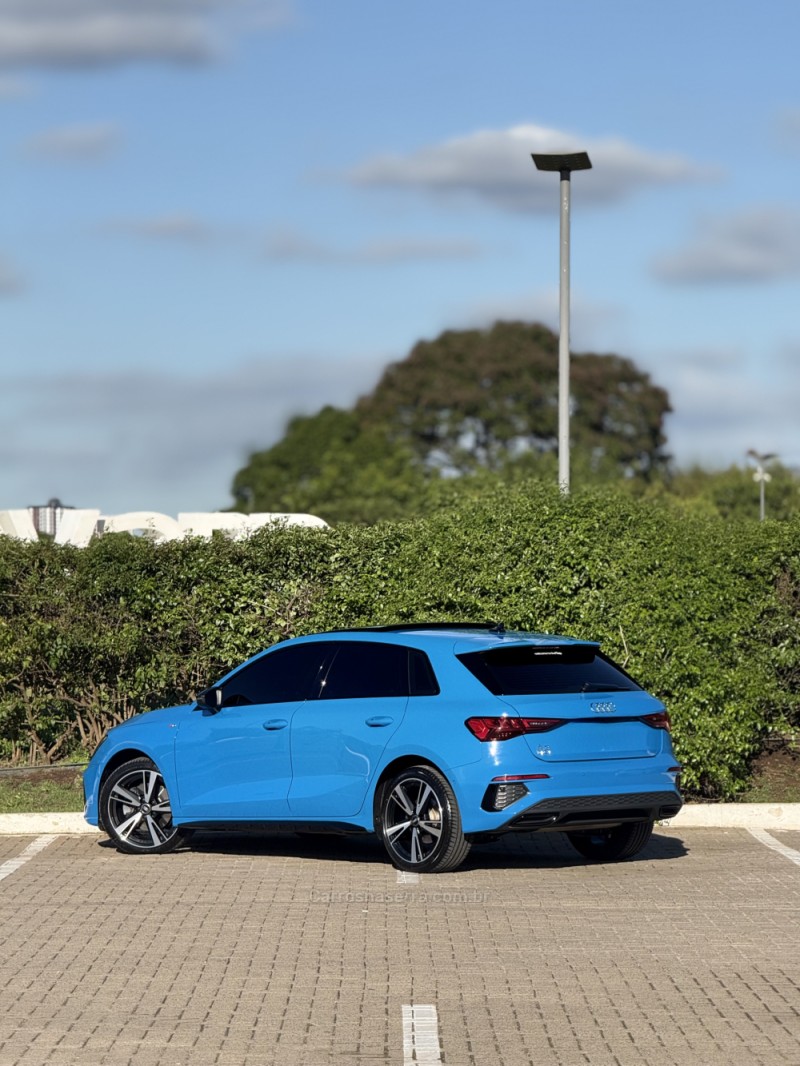 A3 2.0 TFSI 40 PERFORMANCE BLACK SPORTBACK GASOLINA 4P AUTOMÁTICO - 2023 - CAXIAS DO SUL