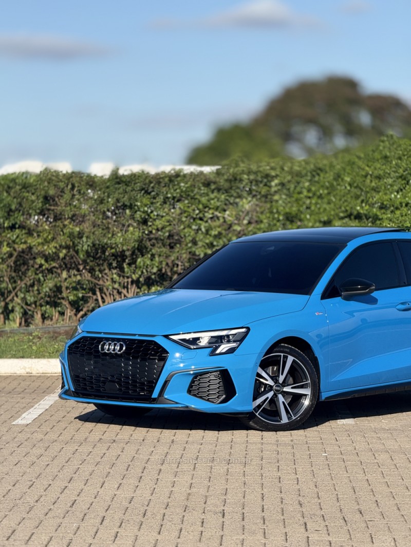 A3 2.0 TFSI 40 PERFORMANCE BLACK SPORTBACK GASOLINA 4P AUTOMÁTICO - 2023 - CAXIAS DO SUL