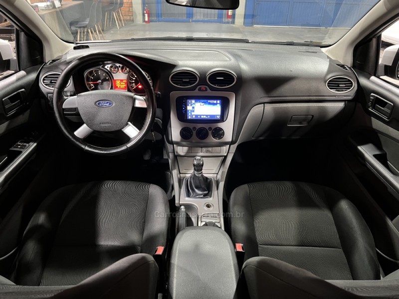 FOCUS 1.6 GLX 16V FLEX 4P MANUAL - 2013 - BENTO GONçALVES