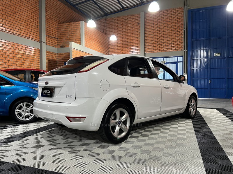 FOCUS 1.6 GLX 16V FLEX 4P MANUAL - 2013 - BENTO GONçALVES