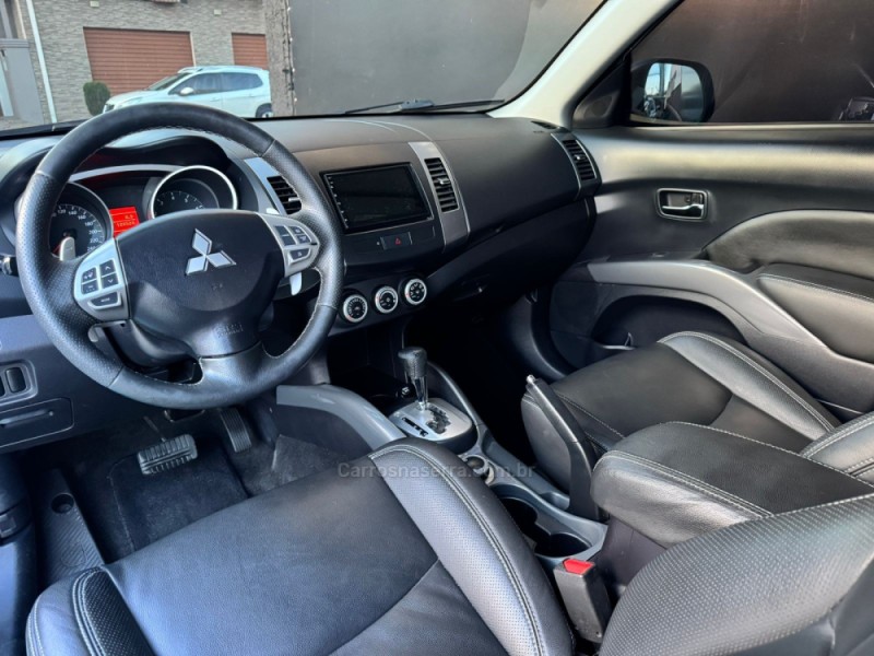 OUTLANDER 3.0 GT 4X4 V6 24V GASOLINA 4P AUTOMÁTICO - 2010 - ESTâNCIA VELHA