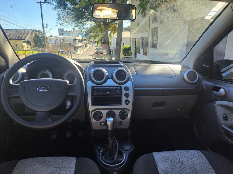 FIESTA 1.6 MPI CLASS 8V GASOLINA 4P MANUAL - 2009 - FARROUPILHA