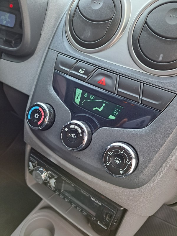 AGILE 1.4 MPFI LTZ 8V FLEX 4P MANUAL - 2011 - FARROUPILHA