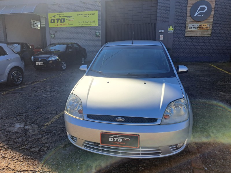 FIESTA 1.6 MPI CLASS SEDAN 8V FLEX 4P MANUAL - 2005 - FARROUPILHA