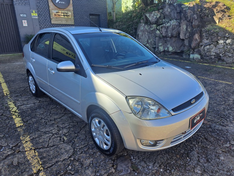 FIESTA 1.6 MPI CLASS SEDAN 8V FLEX 4P MANUAL - 2005 - FARROUPILHA