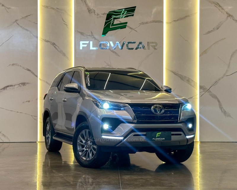 HILUX SW4 2.8 SRX 4X4 7 LUGARES 16V TURBO INTERCOOLER DIESEL 4P AUTOMÁTICO - 2022 - GARIBALDI