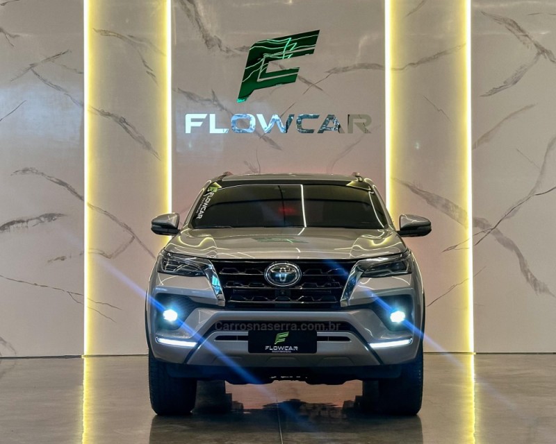 HILUX SW4 2.8 SRX 4X4 7 LUGARES 16V TURBO INTERCOOLER DIESEL 4P AUTOMÁTICO - 2022 - GARIBALDI