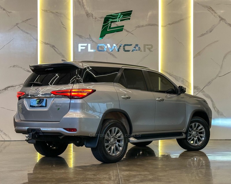 HILUX SW4 2.8 SRX 4X4 7 LUGARES 16V TURBO INTERCOOLER DIESEL 4P AUTOMÁTICO - 2022 - GARIBALDI