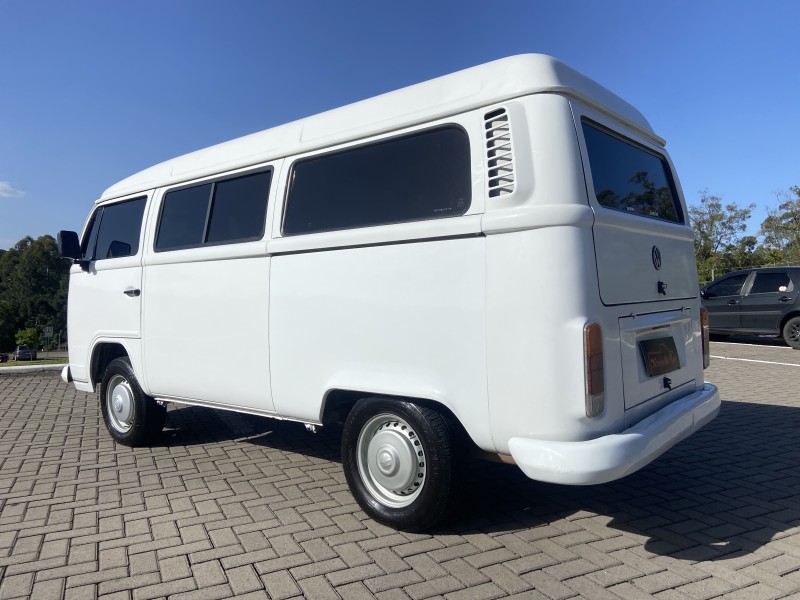 KOMBI 1.6 MI STD LOTAÇÃO 8V GASOLINA 3P MANUAL - 2005 - CAXIAS DO SUL