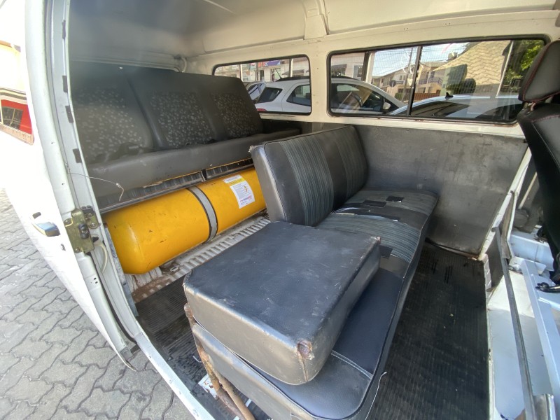 KOMBI 1.6 MI STD LOTAÇÃO 8V GASOLINA 3P MANUAL - 2005 - CAXIAS DO SUL