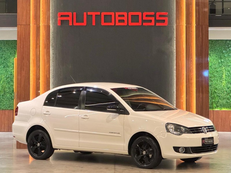 POLO 1.6 MI COMFORTLINE 8V FLEX 4P MANUAL - 2014 - NOVO HAMBURGO