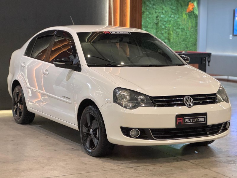 POLO 1.6 MI COMFORTLINE 8V FLEX 4P MANUAL - 2014 - NOVO HAMBURGO
