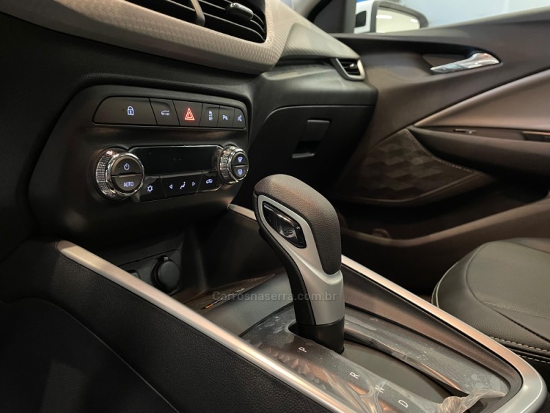 ONIX 1.0	PREMIER II PLUS 12V TURBO FLEX 4P AUTOMÁTICO - 2025 - VERANóPOLIS