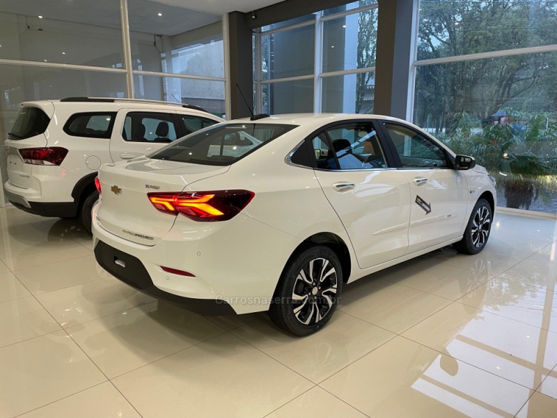 ONIX 1.0	PREMIER II PLUS 12V TURBO FLEX 4P AUTOMÁTICO - 2025 - VERANóPOLIS