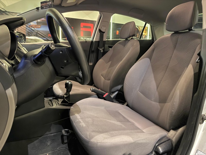 HB20 1.6 COMFORT PLUS 16V FLEX 4P MANUAL - 2015 - NOVO HAMBURGO