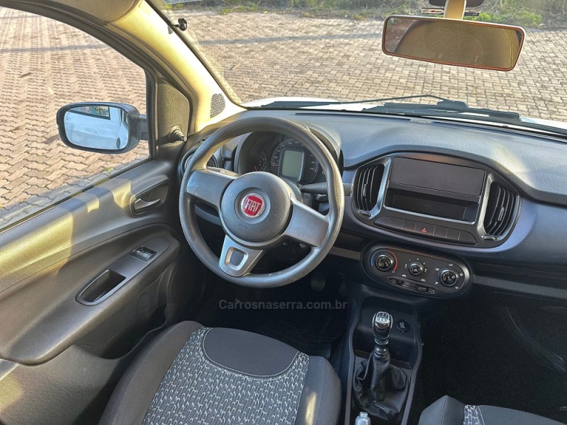 UNO 1.0 EVO ATTRACTIVE 8V FLEX 4P MANUAL - 2021 - MUçUM