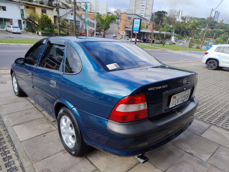 VECTRA 2.2 MPFI GLS 8V GASOLINA 4P MANUAL - 1999 - CAXIAS DO SUL