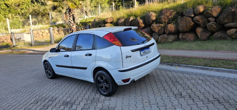 FOCUS 1.6 8V GASOLINA 4P MANUAL - 2005 - IVOTI