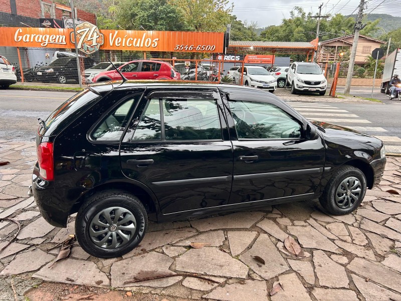 GOL 1.0 MI 8V FLEX 4P MANUAL G.IV - 2013 - TRêS COROAS
