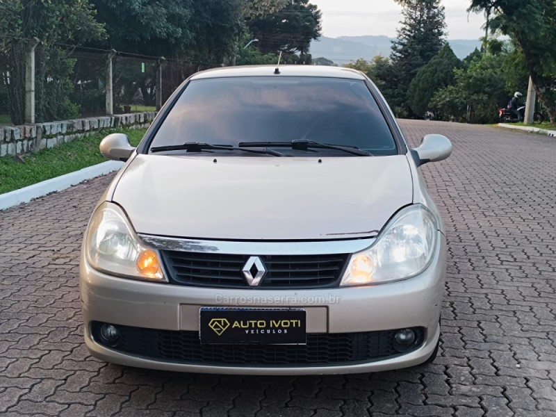 SYMBOL 1.6 PRIVILÈGE 16V FLEX 4P MANUAL - 2013 - IVOTI