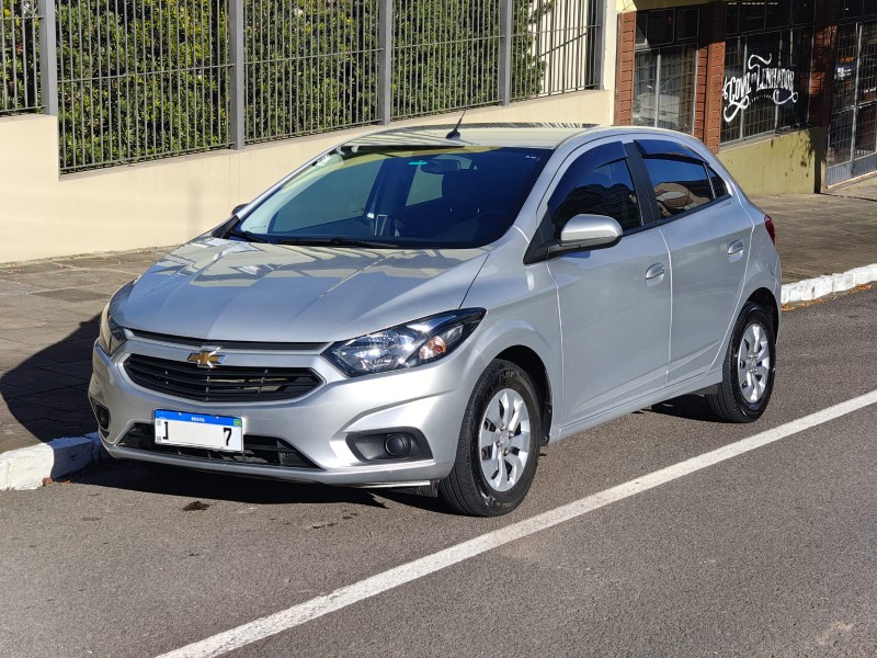 ONIX 1.0 LT PLUS 8V FLEX 4P MANUAL - 2019 - FARROUPILHA