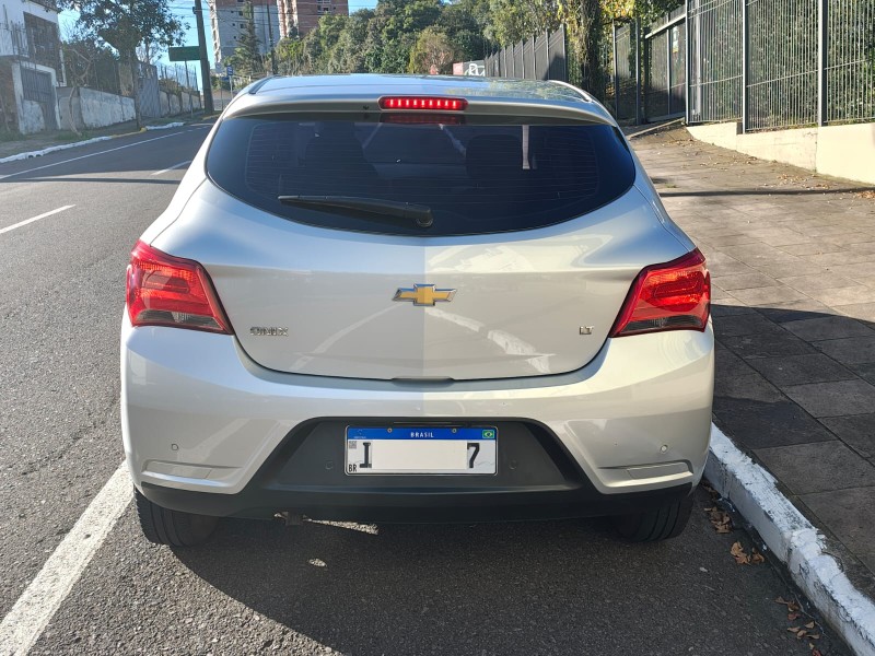 ONIX 1.0 LT PLUS 8V FLEX 4P MANUAL - 2019 - FARROUPILHA