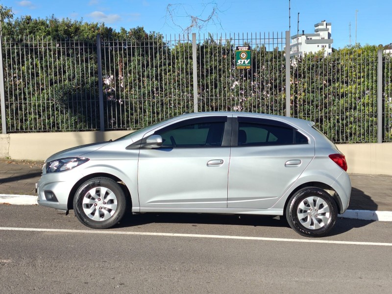 ONIX 1.0 LT PLUS 8V FLEX 4P MANUAL - 2019 - FARROUPILHA