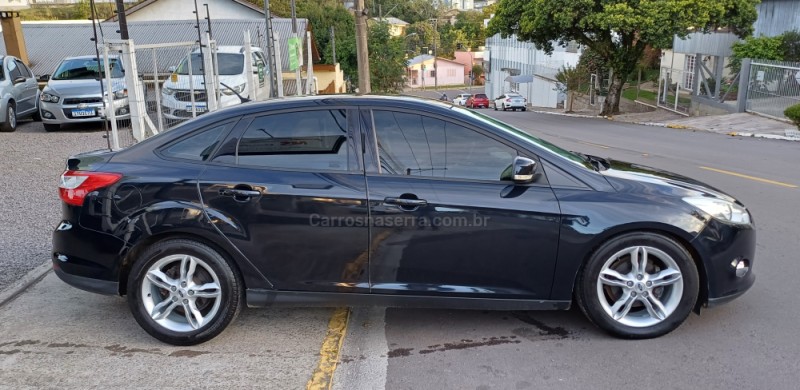 FOCUS 2.0 SE SEDAN 16V FLEX 4P AUTOMÁTICO - 2014 - FARROUPILHA