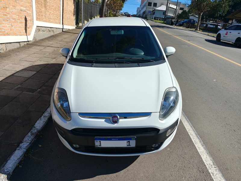 PUNTO 1.4 ATTRACTIVE 8V FLEX 4P MANUAL - 2014 - FARROUPILHA