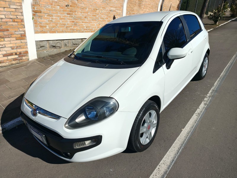 PUNTO 1.4 ATTRACTIVE 8V FLEX 4P MANUAL - 2014 - FARROUPILHA