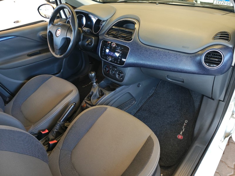PUNTO 1.4 ATTRACTIVE 8V FLEX 4P MANUAL - 2014 - FARROUPILHA