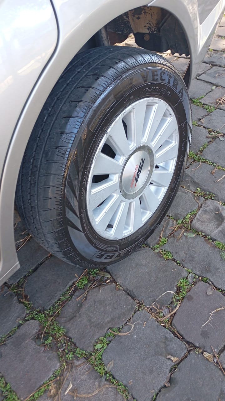 FIESTA 1.6 MPI SEDAN 8V FLEX 4P MANUAL - 2009 - FARROUPILHA