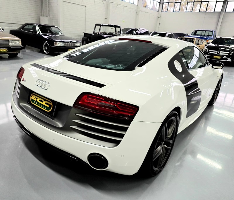 R8 5.2 FSI COUPE PLUS QUATTRO V10 40V GASOLINA 2P S TRONIC - 2015 - CAXIAS DO SUL
