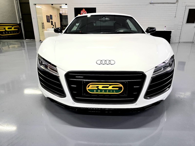 R8 5.2 FSI COUPE PLUS QUATTRO V10 40V GASOLINA 2P S TRONIC - 2015 - CAXIAS DO SUL
