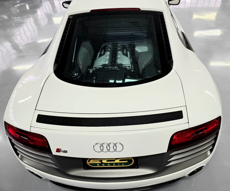 R8 5.2 FSI COUPE PLUS QUATTRO V10 40V GASOLINA 2P S TRONIC - 2015 - CAXIAS DO SUL