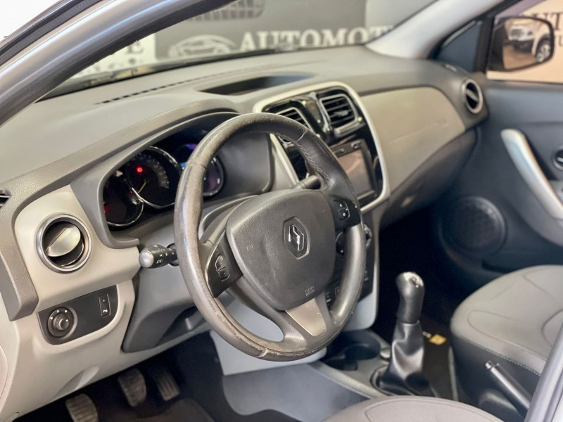 LOGAN 1.6 DYNAMIQUE 8V FLEX 4P MANUAL - 2015 - CAXIAS DO SUL