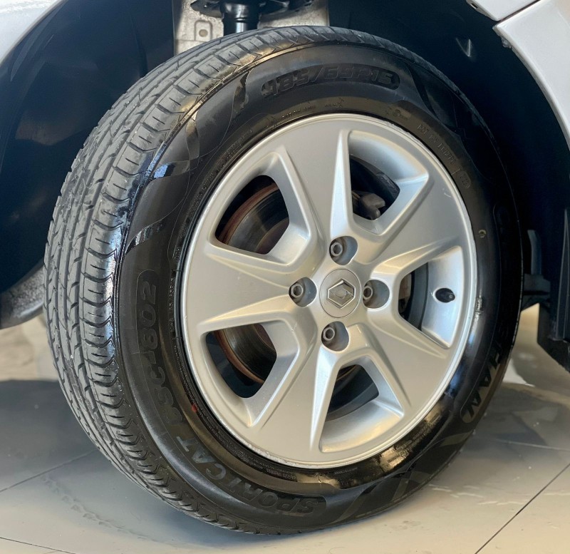 LOGAN 1.6 DYNAMIQUE 8V FLEX 4P MANUAL - 2015 - CAXIAS DO SUL