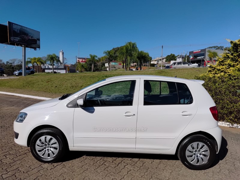 FOX 1.0 MI BLUEMOTION 8V FLEX 4P MANUAL - 2014 - NOVA PETRóPOLIS